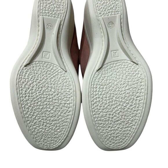 Elegant Mauve Loafers for Women - Picture 7 of 8